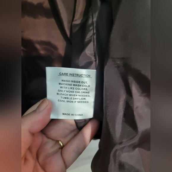 ⭐HOST PICK⭐NWT chocolate brown with gold hardware 2x puffer Jacket - Picture 8 of 16